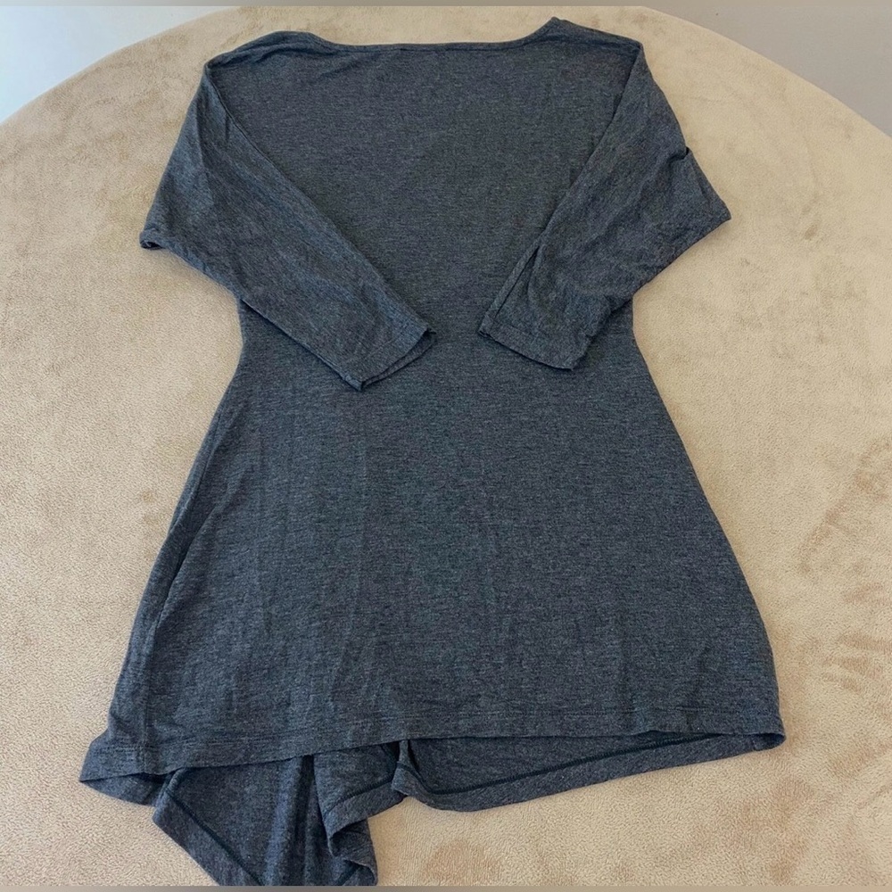 White House Black Markey gray asymmetrical ladies top size large - Picture 3 of 6